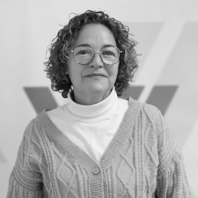 #VerkorTeam
 
Meet Karima, R&D operator at Verkor. With over 30 years' experience in major industrial companies as a technician and operator, she is a real asset for the team. We are glad to have her with us.
 
-
 
Nous vous présentons Karima, opératrice R&D chez Verkor. Avec plus de 30 ans d'expérience dans de grandes entreprises industrielles en tant que technicienne et opératrice, elle est un véritable atout pour l'équipe. Nous sommes heureux de la compter parmi nous.
 
#operator #team #batterie #battery #team #équipe #grenoble #gigafactory #manufacturing #production #researchanddevelopment