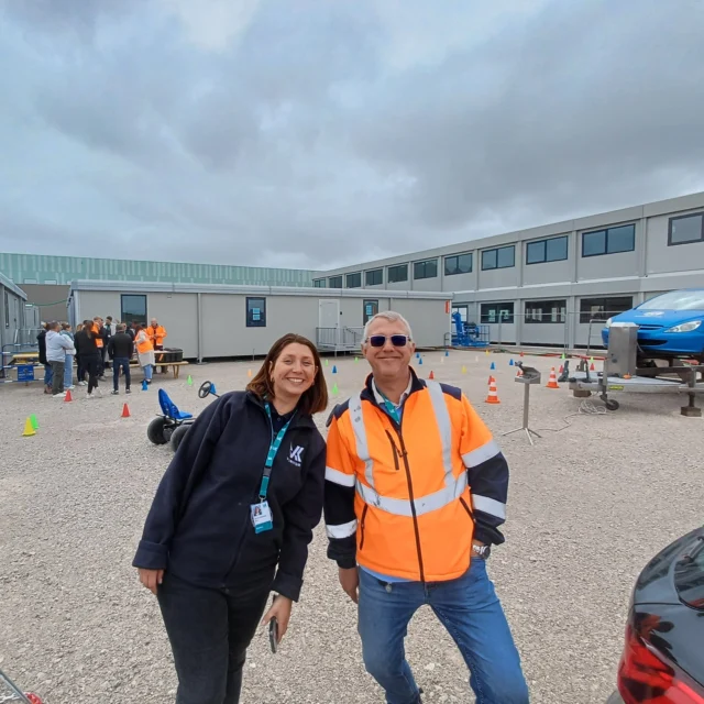 #VerkorNews 

Retour sur la deuxième édition du Safety Day organisé à la Gigafactory par notre équipe HSE ! 👷‍♀️ 

La sécurité est un pilier essentiel de la politique d'excellence de toute industrie et une valeur primordiale pour Verkor. 

Au programme de la journée : ateliers vélo smoothie, premiers secours, risque machine - EPI, sécurité routière avec une voiture tonneau & sensibilisation au tri des déchets. 

Merci à nos partenaires : @veoliafrance, Dyna'meet, @paprecgroup, @jujusanimations, Cliema, Work'nFit.

- 

A look back at the second Safety Day organized by our HSE team at the Gigafactory! 👷‍♀️ 

Safety is an essential pillar of any #industry's excellence policy, and a core value for Verkor. 

On the day's program: smoothie bike , first aid, machine risk - PPE, road safety & waste sorting awareness workshops. 

#sst #santeautravail #hse #securité #dunkerque #verkorteam #safety #safetyday #team #équipe #industrie #gigafactory