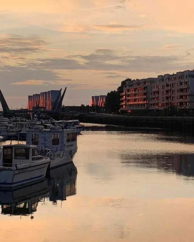 Batteries. Now. For the future.

📸 Nour Bach-Hamba

#photocontest #hautsdefrance #paysage #verkorteam #photography #photographie #lanscape #landscapephotography #dunkerque